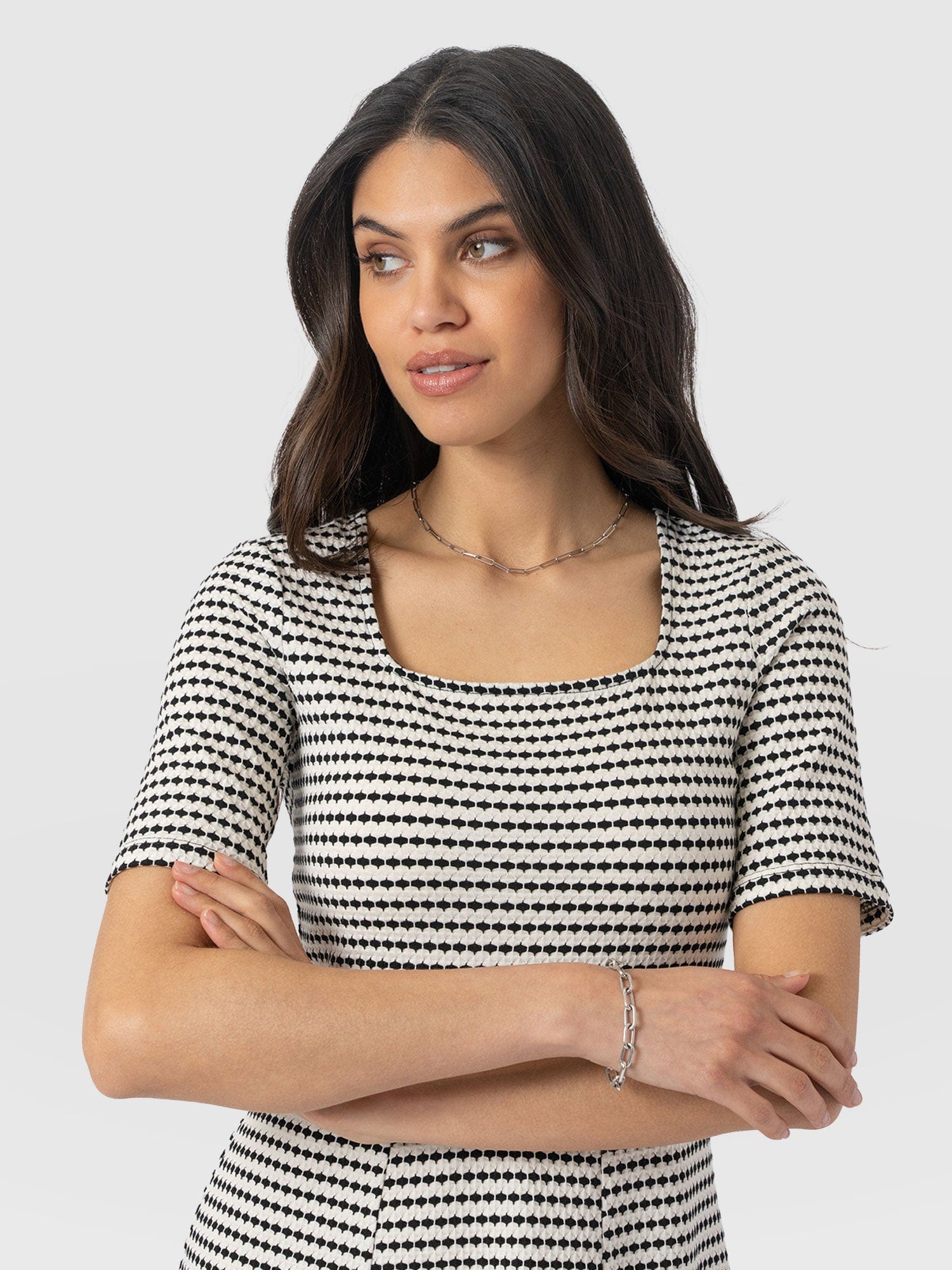 Darcey Short Sleeve Flared Dress Monochrome Jacquard - Women's Dresses | Saint + Sofia® EU